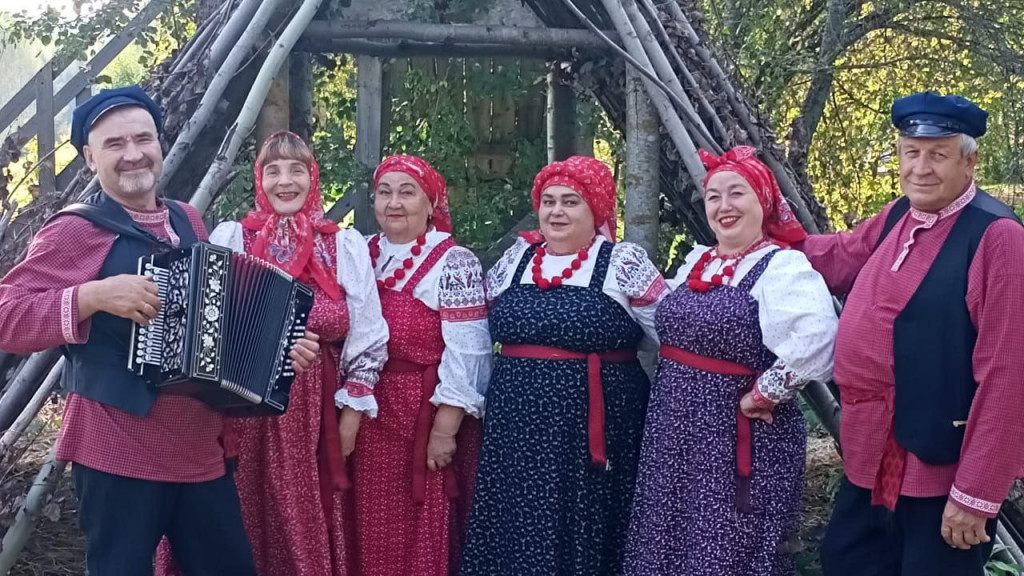 Вокальный ансамбль народной песни
